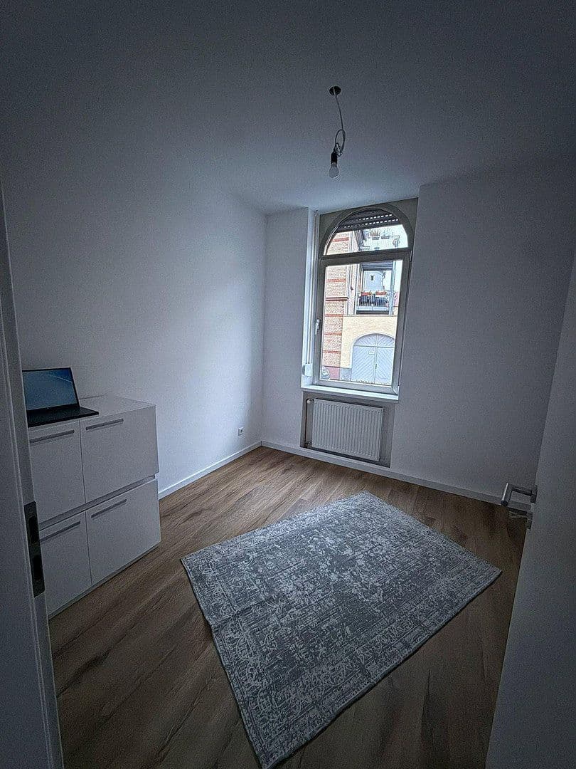 Prodej bytu 7+1 190 m², Offenbach an der Queich, Porýní-Falc Prodej bytu 7+1 190 m², Offenbach an der Queich, Porýní-Falc