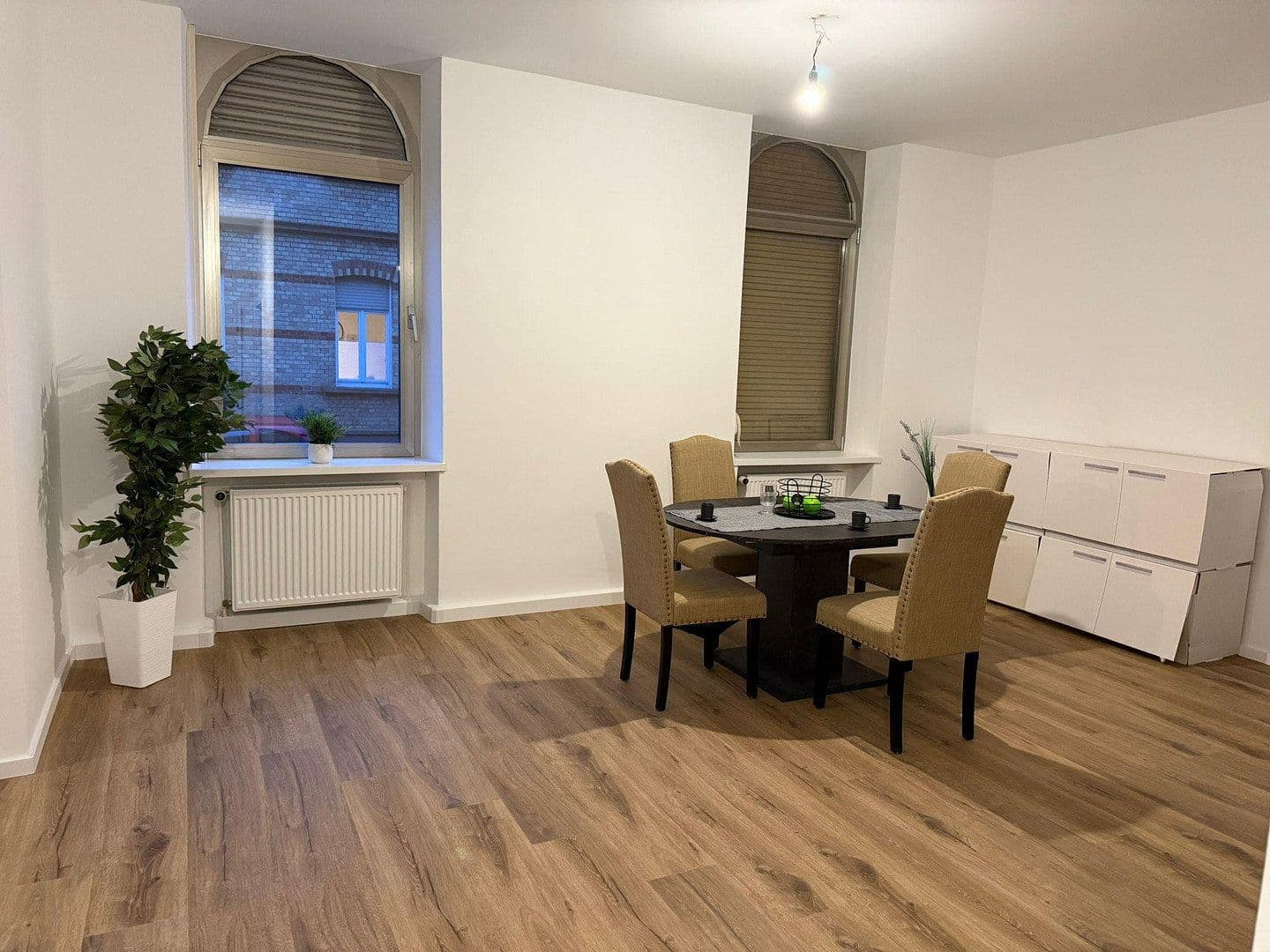 Prodej bytu 7+1 190 m², Offenbach an der Queich, Porýní-Falc Prodej bytu 7+1 190 m², Offenbach an der Queich, Porýní-Falc