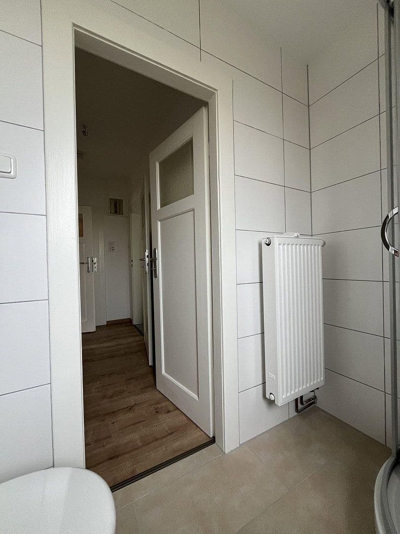 Pronájem bytu 3+1 51 m², Alte Holzhausener Straße 8, Leipzig, Sasko Pronájem bytu 3+1 51 m², Alte Holzhausener Straße 8, Leipzig, Sasko