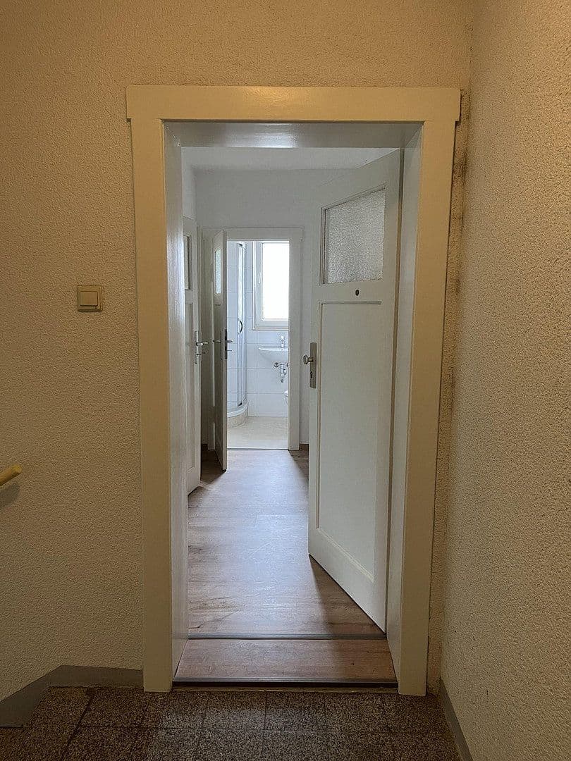 Pronájem bytu 3+1 51 m², Alte Holzhausener Straße 8, Leipzig, Sasko Pronájem bytu 3+1 51 m², Alte Holzhausener Straße 8, Leipzig, Sasko