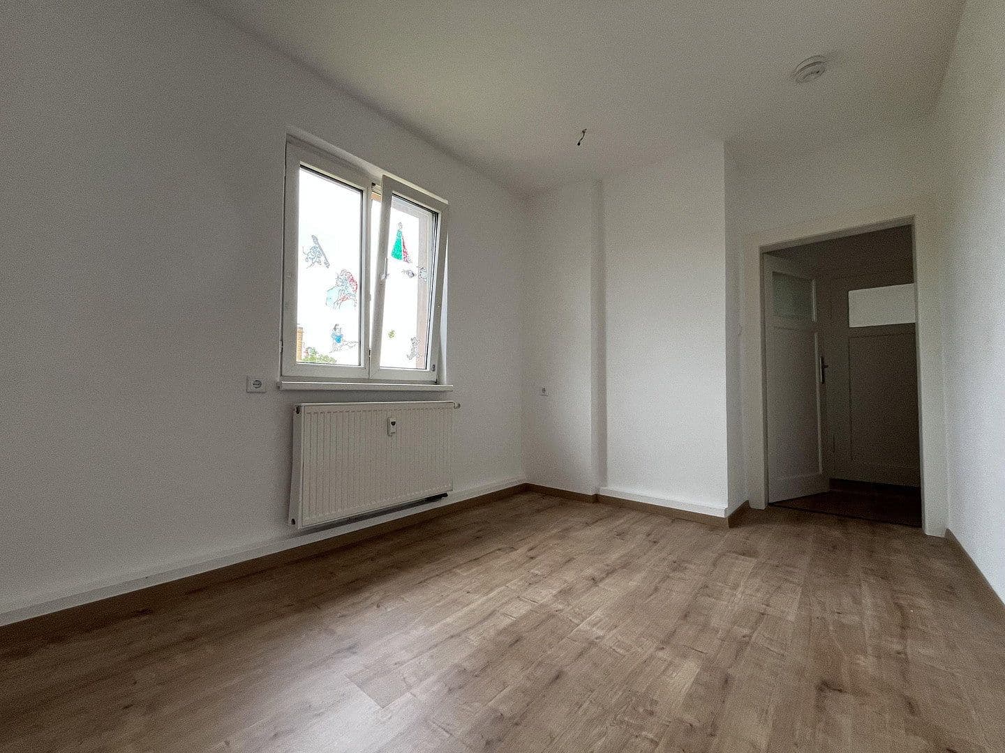 Pronájem bytu 3+1 51 m², Alte Holzhausener Straße 8, Leipzig, Sasko Pronájem bytu 3+1 51 m², Alte Holzhausener Straße 8, Leipzig, Sasko