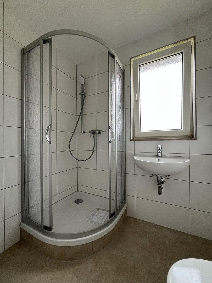 Pronájem bytu 3+1 51 m², Alte Holzhausener Straße 8, Leipzig, Sasko Pronájem bytu 3+1 51 m², Alte Holzhausener Straße 8, Leipzig, Sasko