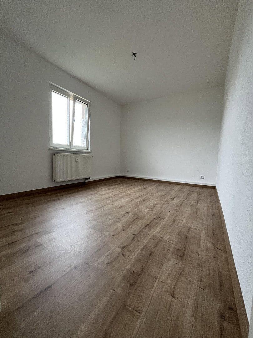 Pronájem bytu 3+1 51 m², Alte Holzhausener Straße 8, Leipzig, Sasko Pronájem bytu 3+1 51 m², Alte Holzhausener Straße 8, Leipzig, Sasko