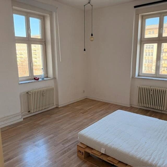 Prodej bytu 4+1 96 m², Andreasstraße 46, Berlin, Berlín Prodej bytu 4+1 96 m², Andreasstraße 46, Berlin, Berlín