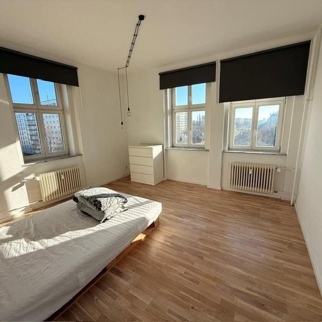 Prodej bytu 4+1 96 m², Andreasstraße 46, Berlin, Berlín Prodej bytu 4+1 96 m², Andreasstraße 46, Berlin, Berlín