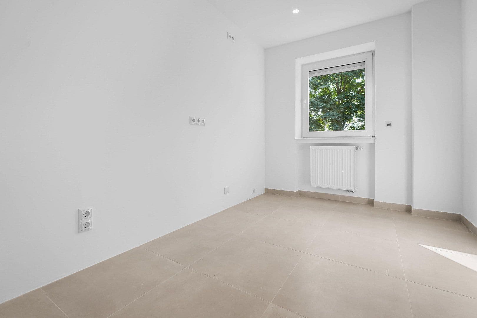 Pronájem bytu 2+1 55 m², Fürstenwalder Straße 2, Hannover, Dolní Sasko Pronájem bytu 2+1 55 m², Fürstenwalder Straße 2, Hannover, Dolní Sasko