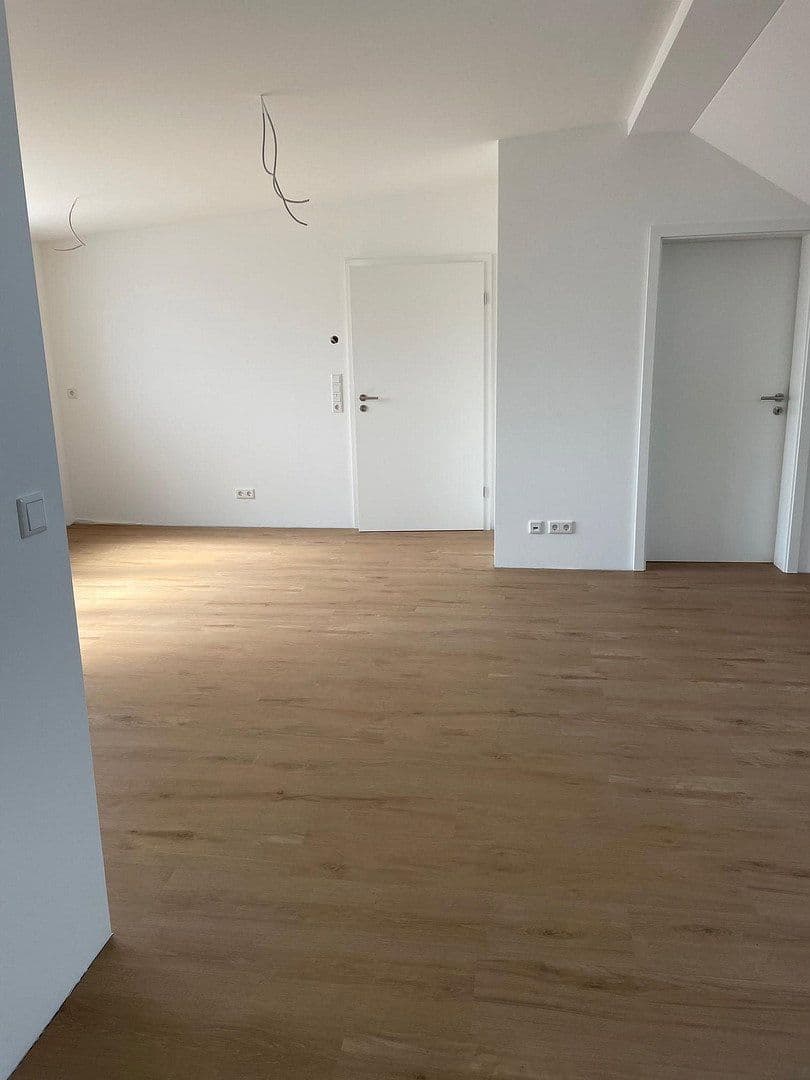 Pronájem bytu 3+1 77 m², Rodenbach, Porýní-Falc Pronájem bytu 3+1 77 m², Rodenbach, Porýní-Falc