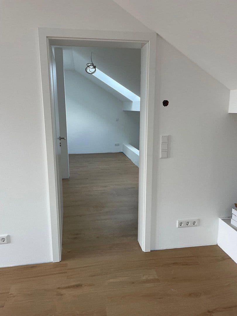 Pronájem bytu 3+1 77 m², Rodenbach, Porýní-Falc Pronájem bytu 3+1 77 m², Rodenbach, Porýní-Falc