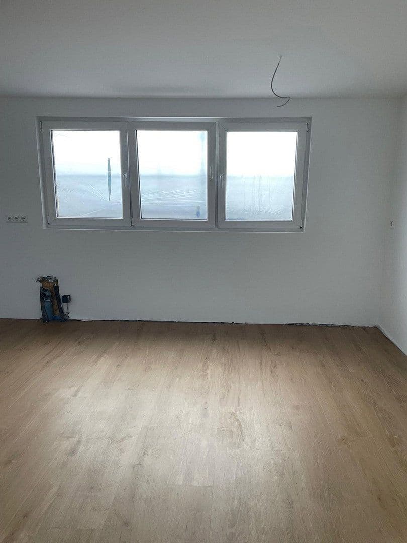 Pronájem bytu 3+1 77 m², Rodenbach, Porýní-Falc Pronájem bytu 3+1 77 m², Rodenbach, Porýní-Falc