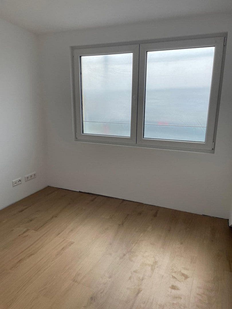 Pronájem bytu 3+1 77 m², Rodenbach, Porýní-Falc Pronájem bytu 3+1 77 m², Rodenbach, Porýní-Falc