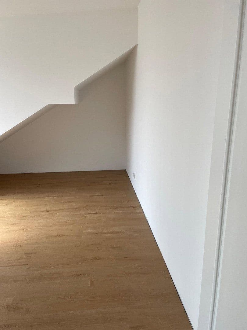 Pronájem bytu 3+1 77 m², Rodenbach, Porýní-Falc Pronájem bytu 3+1 77 m², Rodenbach, Porýní-Falc