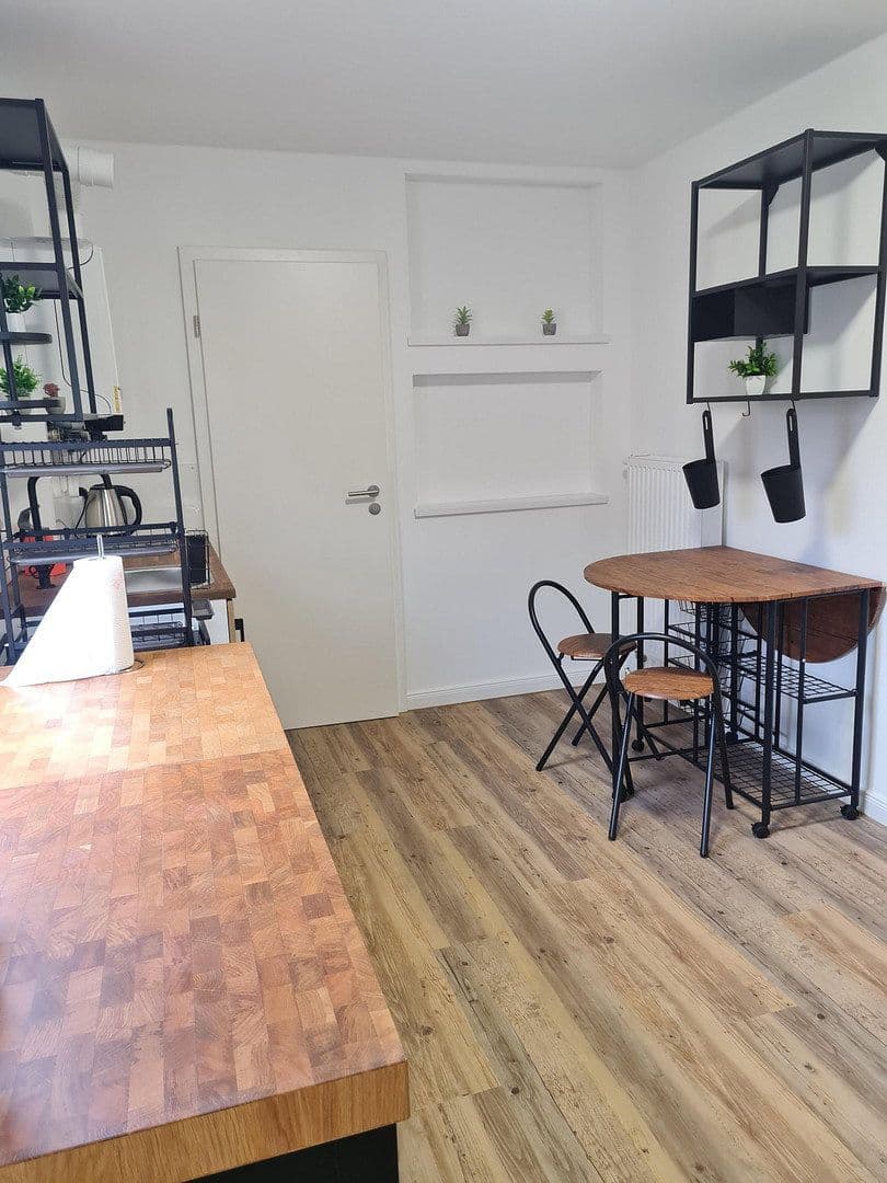 Pronájem bytu 1+1 35 m², Pfullingen, Bádensko-Württembersko Pronájem bytu 1+1 35 m², Pfullingen, Bádensko-Württembersko