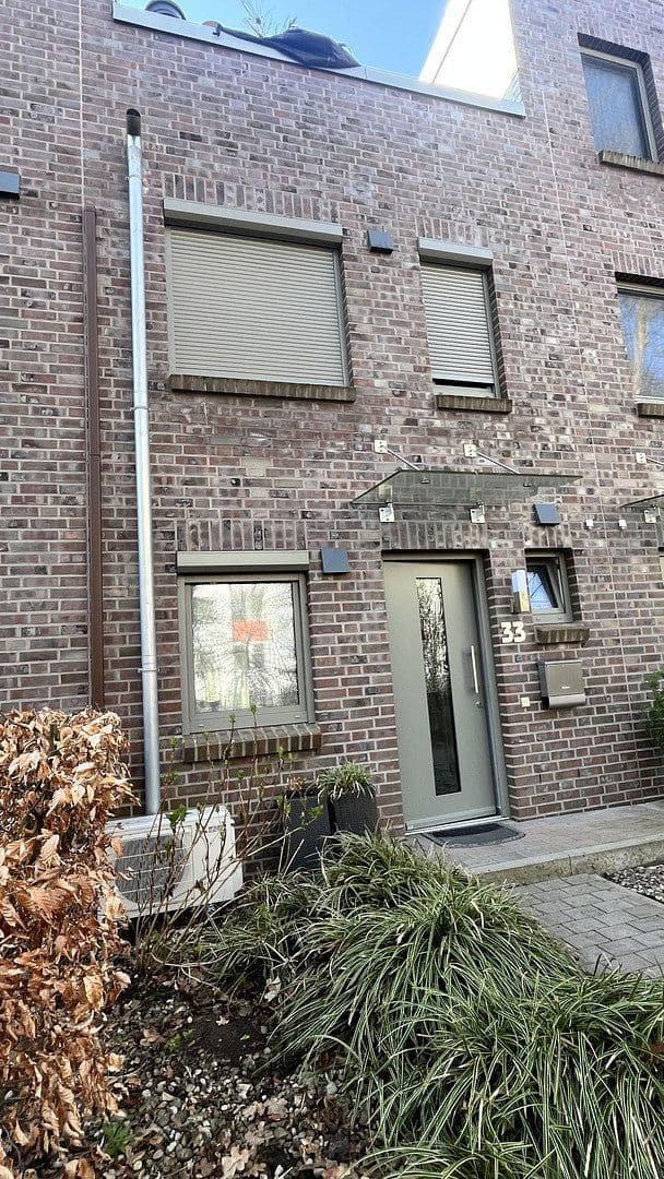 Prodej domu 117 m², pozemek 139 m², Bremen, Bremen Prodej domu 117 m², pozemek 139 m², Bremen, Bremen