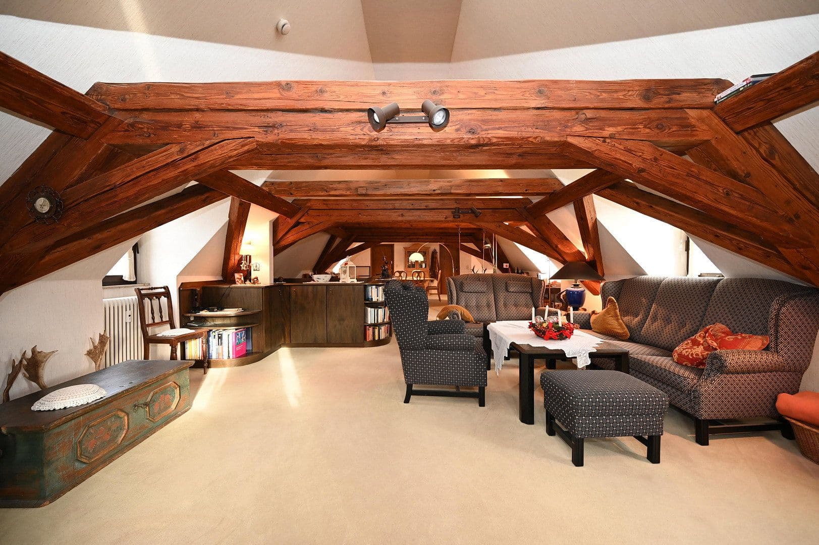 Pronájem bytu 5+1 165 m², Schlosshof 3, Pyrbaum, Bavorsko Pronájem bytu 5+1 165 m², Schlosshof 3, Pyrbaum, Bavorsko