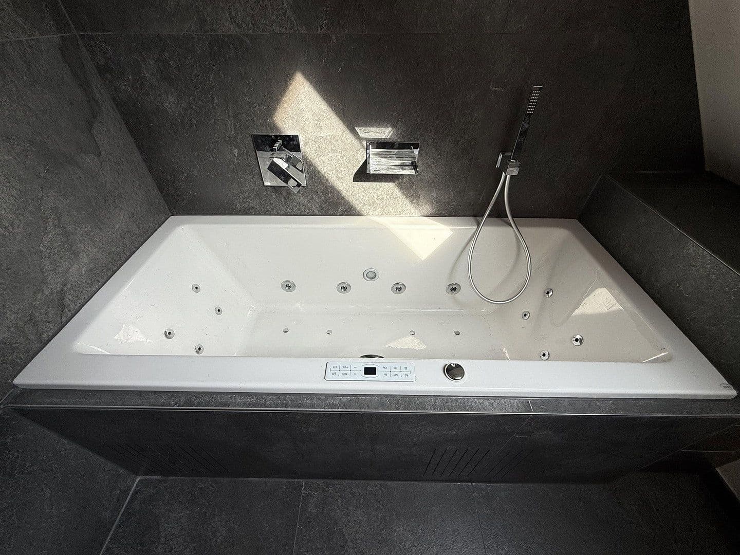 Pronájem bytu 4+1 163 m², Martkplatz 6, Allersberg, Bavorsko Pronájem bytu 4+1 163 m², Martkplatz 6, Allersberg, Bavorsko