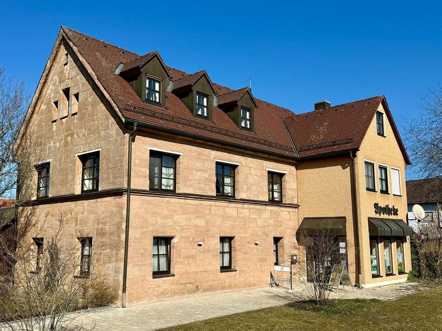 Pronájem bytu 5+1 165 m², Schlosshof 3, Pyrbaum, Bavorsko Pronájem bytu 5+1 165 m², Schlosshof 3, Pyrbaum, Bavorsko