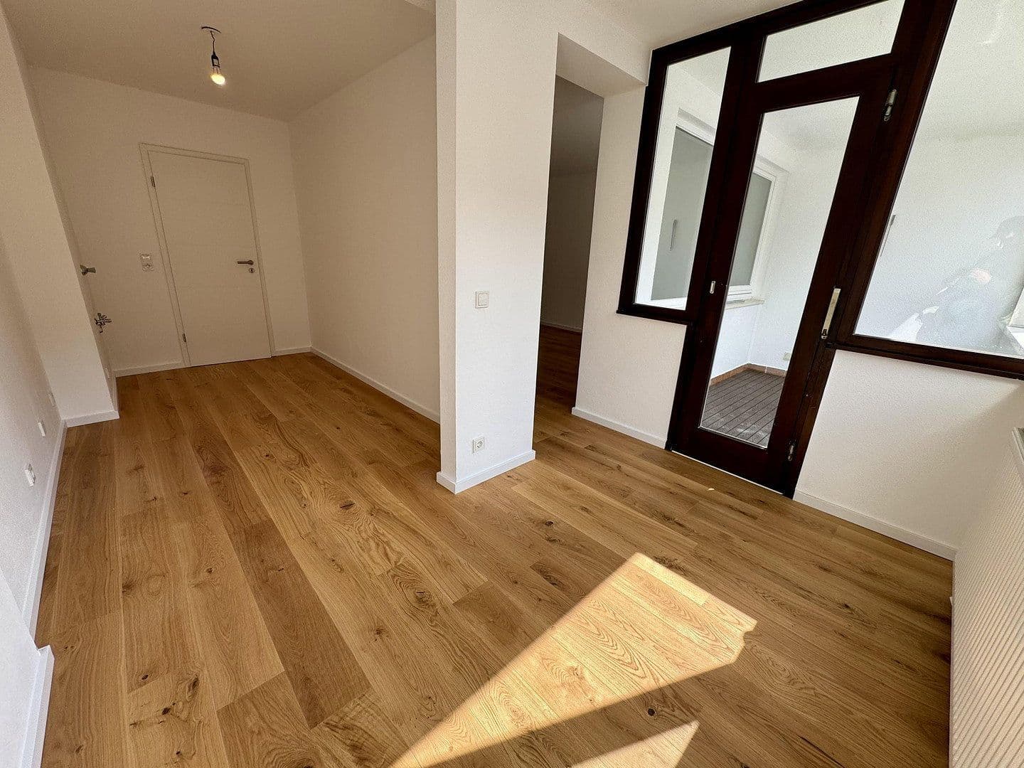 Prodej bytu 3+1 79 m², Köln, Severní Porýní-Vestfálsko Prodej bytu 3+1 79 m², Köln, Severní Porýní-Vestfálsko