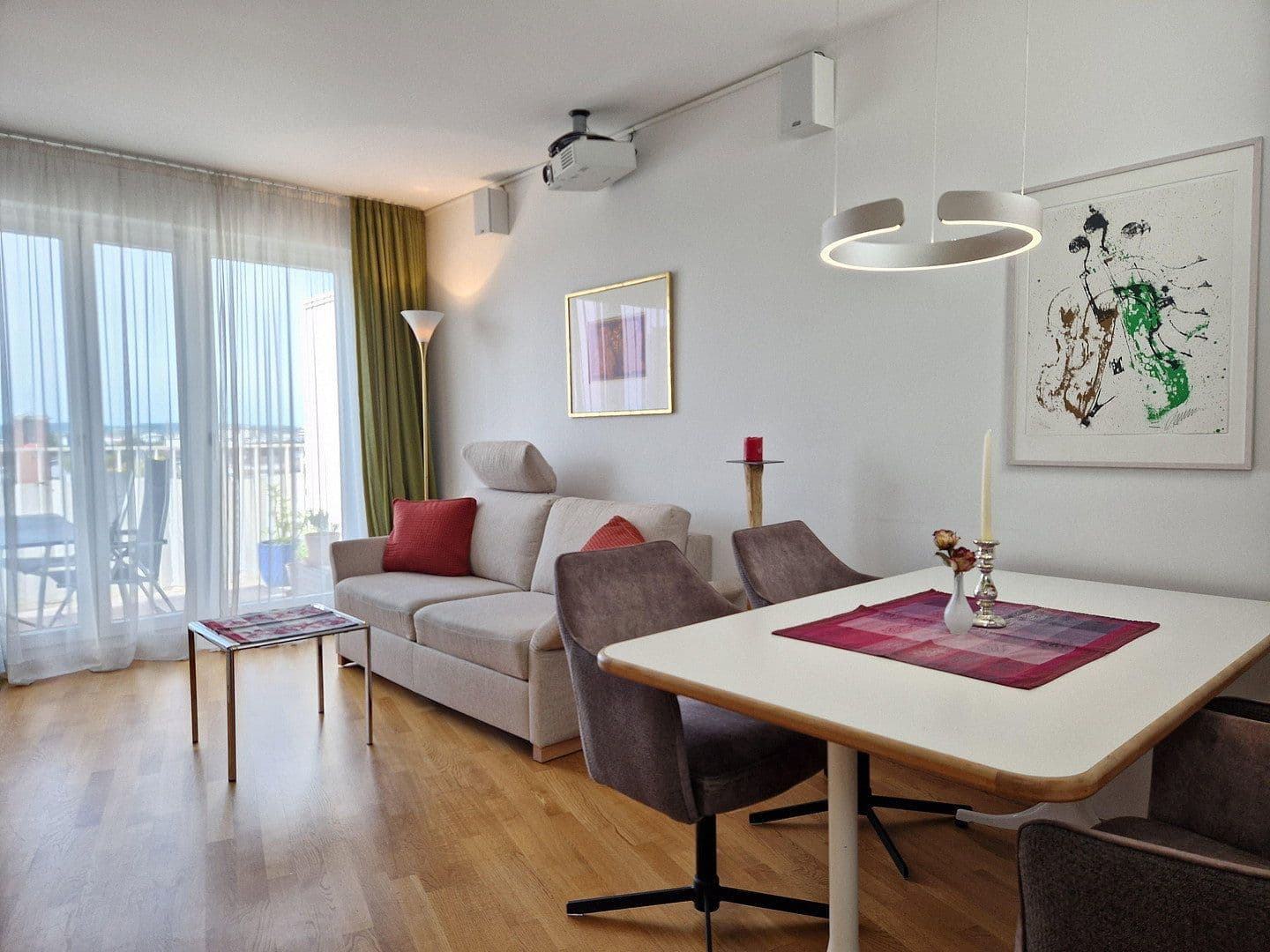 Prodej bytu 4+1 92 m², Landsberger Str. 1b, Germering, Bavorsko Prodej bytu 4+1 92 m², Landsberger Str. 1b, Germering, Bavorsko