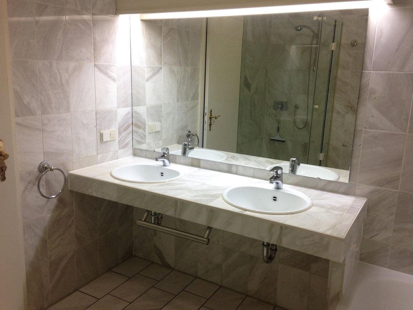 Pronájem domu 145 m², pozemek 56 m², Wiesbaden, Hessen Pronájem domu 145 m², pozemek 56 m², Wiesbaden, Hessen