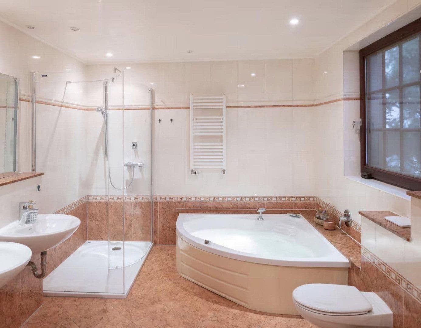 Prodej domu 250 m², pozemek 1.200 m², Worpswede, Dolní Sasko Prodej domu 250 m², pozemek 1.200 m², Worpswede, Dolní Sasko