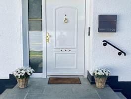 Prodej domu 240 m², pozemek 2.070 m², Mutzer Strasse, Bergisch Gladbach, Severní Porýní-Vestfálsko Prodej domu 240 m², pozemek 2.070 m², Mutzer Strasse, Bergisch Gladbach, Severní Porýní-Vestfálsko