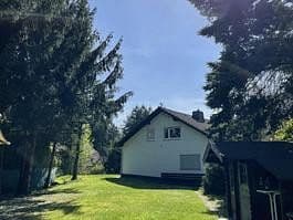 Prodej domu 240 m², pozemek 2.070 m², Mutzer Strasse, Bergisch Gladbach, Severní Porýní-Vestfálsko Prodej domu 240 m², pozemek 2.070 m², Mutzer Strasse, Bergisch Gladbach, Severní Porýní-Vestfálsko