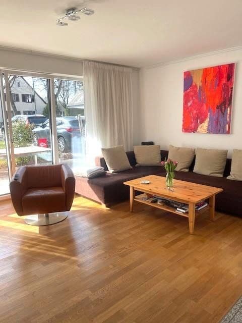Pronájem domu 172 m², pozemek 325 m², München, Bavorsko Pronájem domu 172 m², pozemek 325 m², München, Bavorsko