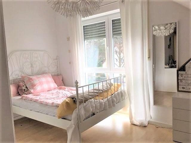 Pronájem domu 172 m², pozemek 325 m², München, Bavorsko Pronájem domu 172 m², pozemek 325 m², München, Bavorsko