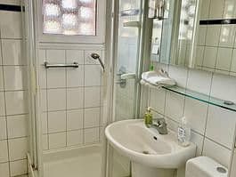 Prodej domu 300 m², pozemek 1.050 m², An der Engelsfuhr 36, Bergisch Gladbach, Severní Porýní-Vestfálsko Prodej domu 300 m², pozemek 1.050 m², An der Engelsfuhr 36, Bergisch Gladbach, Severní Porýní-Vestfálsko