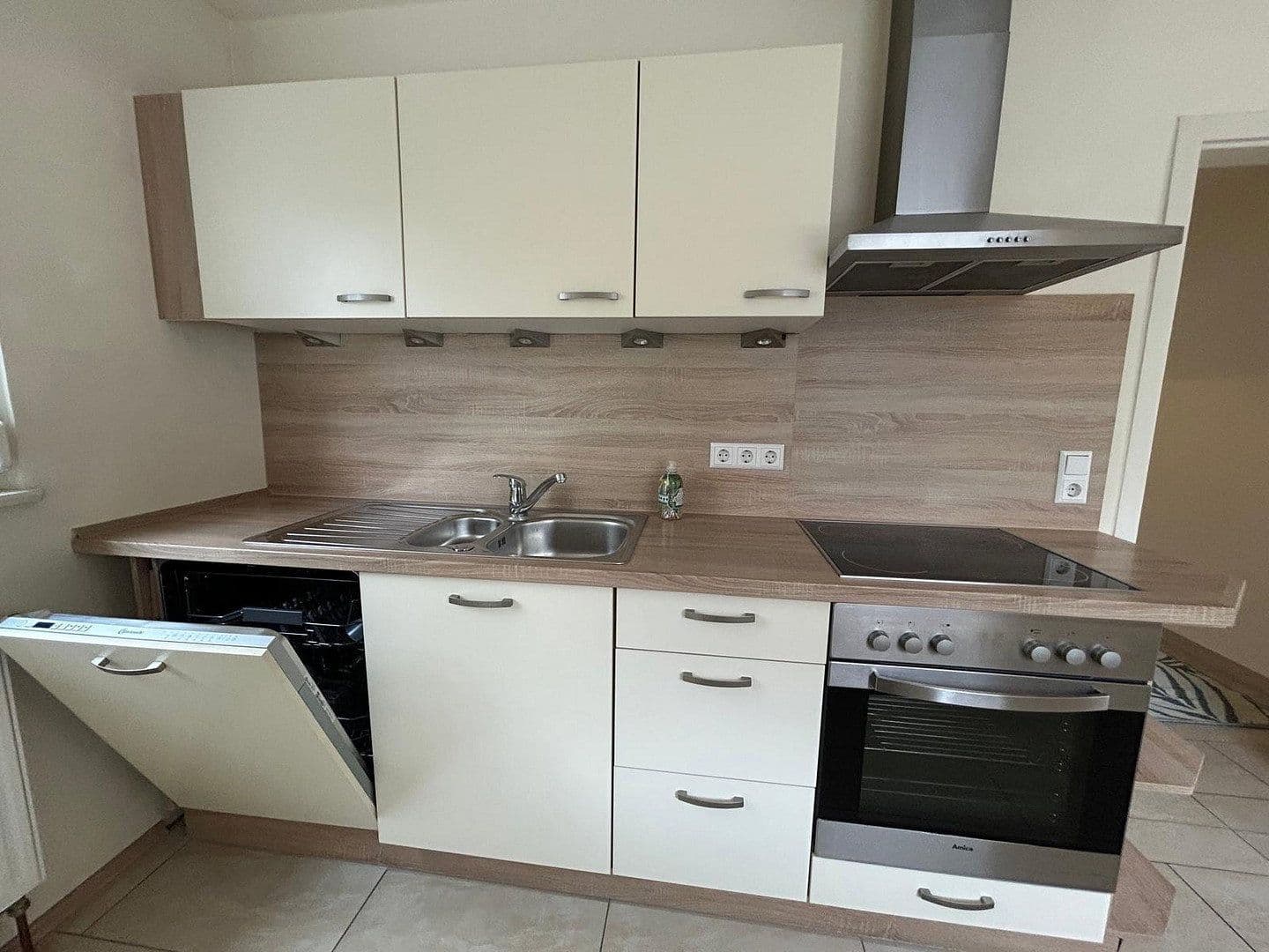 Prodej domu 145 m², pozemek 350 m², Robert-Koch-Weg 6, Böblingen, Bádensko-Württembersko Prodej domu 145 m², pozemek 350 m², Robert-Koch-Weg 6, Böblingen, Bádensko-Württembersko