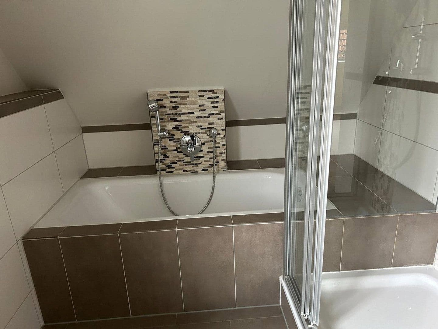 Prodej domu 145 m², pozemek 350 m², Robert-Koch-Weg 6, Böblingen, Bádensko-Württembersko Prodej domu 145 m², pozemek 350 m², Robert-Koch-Weg 6, Böblingen, Bádensko-Württembersko