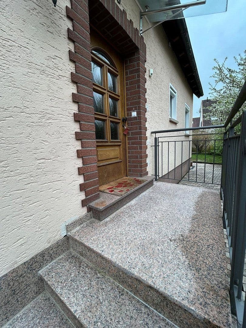 Prodej domu 145 m², pozemek 350 m², Robert-Koch-Weg 6, Böblingen, Bádensko-Württembersko Prodej domu 145 m², pozemek 350 m², Robert-Koch-Weg 6, Böblingen, Bádensko-Württembersko