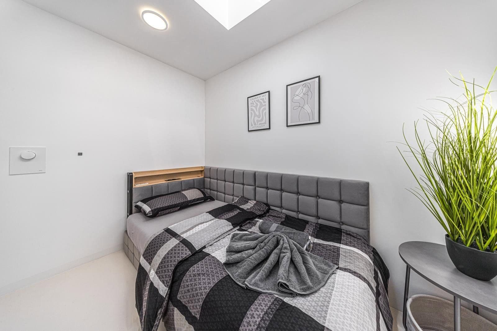 Prodej domu 1.560 m², pozemek 1.070 m², Landsberger Straße 65, Halle, Sasko-Anhaltsko Prodej domu 1.560 m², pozemek 1.070 m², Landsberger Straße 65, Halle, Sasko-Anhaltsko