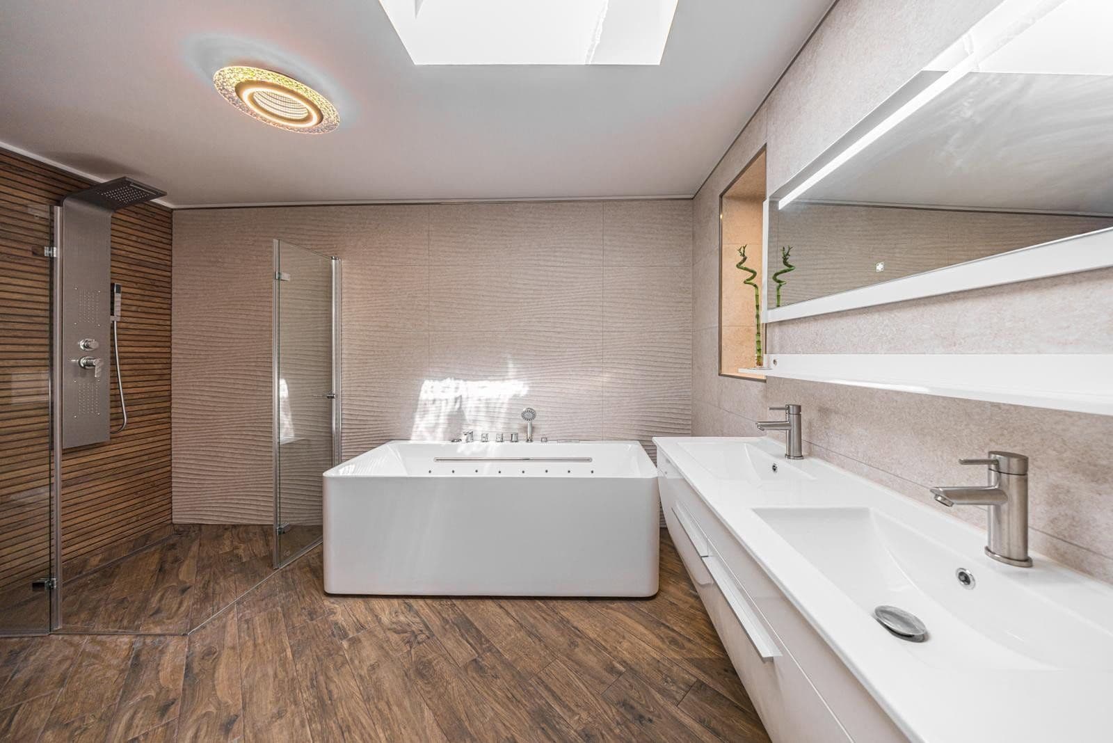 Prodej domu 1.560 m², pozemek 1.070 m², Landsberger Straße 65, Halle, Sasko-Anhaltsko Prodej domu 1.560 m², pozemek 1.070 m², Landsberger Straße 65, Halle, Sasko-Anhaltsko