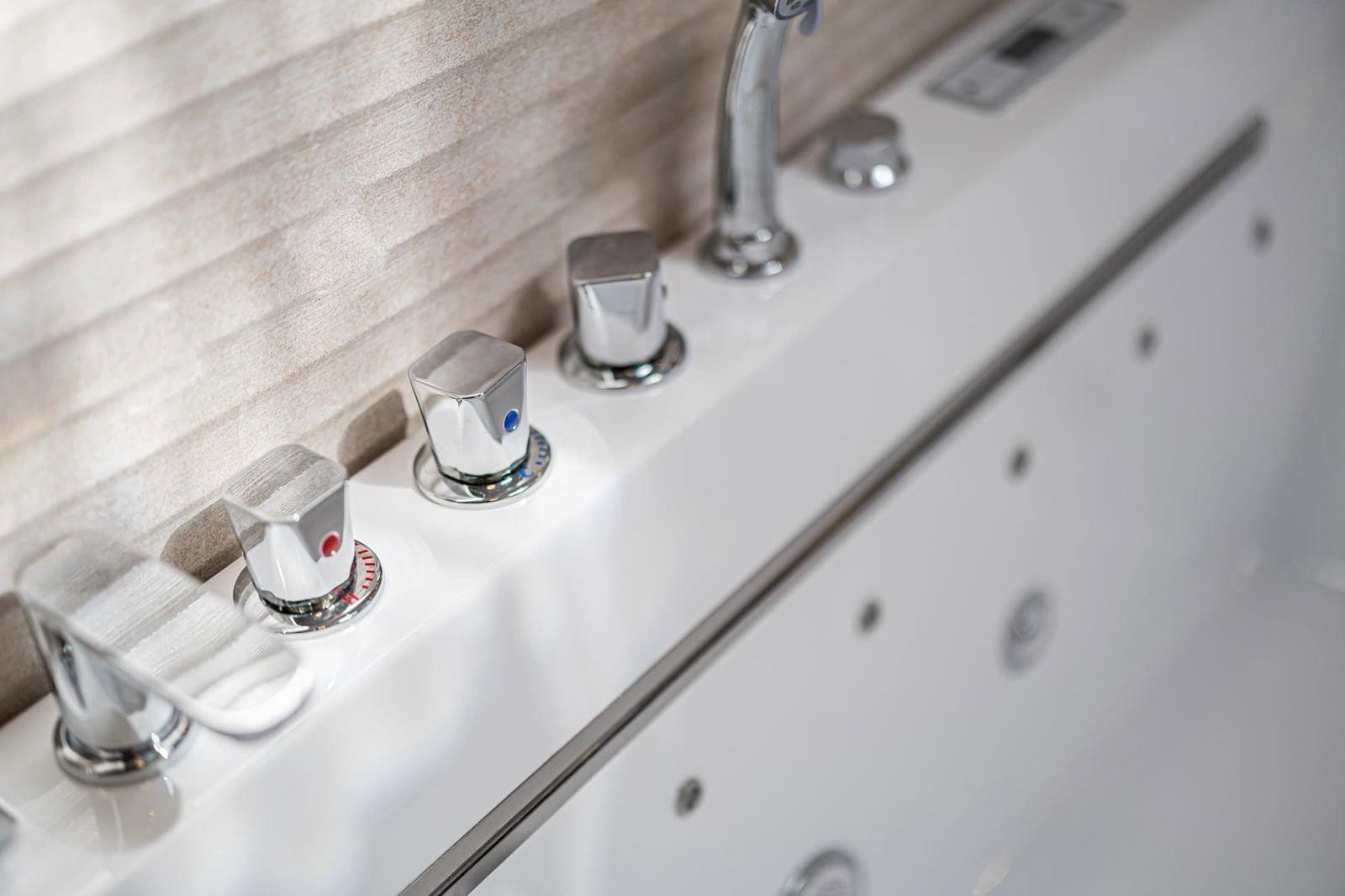 Prodej domu 1.560 m², pozemek 1.070 m², Landsberger Straße 65, Halle, Sasko-Anhaltsko Prodej domu 1.560 m², pozemek 1.070 m², Landsberger Straße 65, Halle, Sasko-Anhaltsko