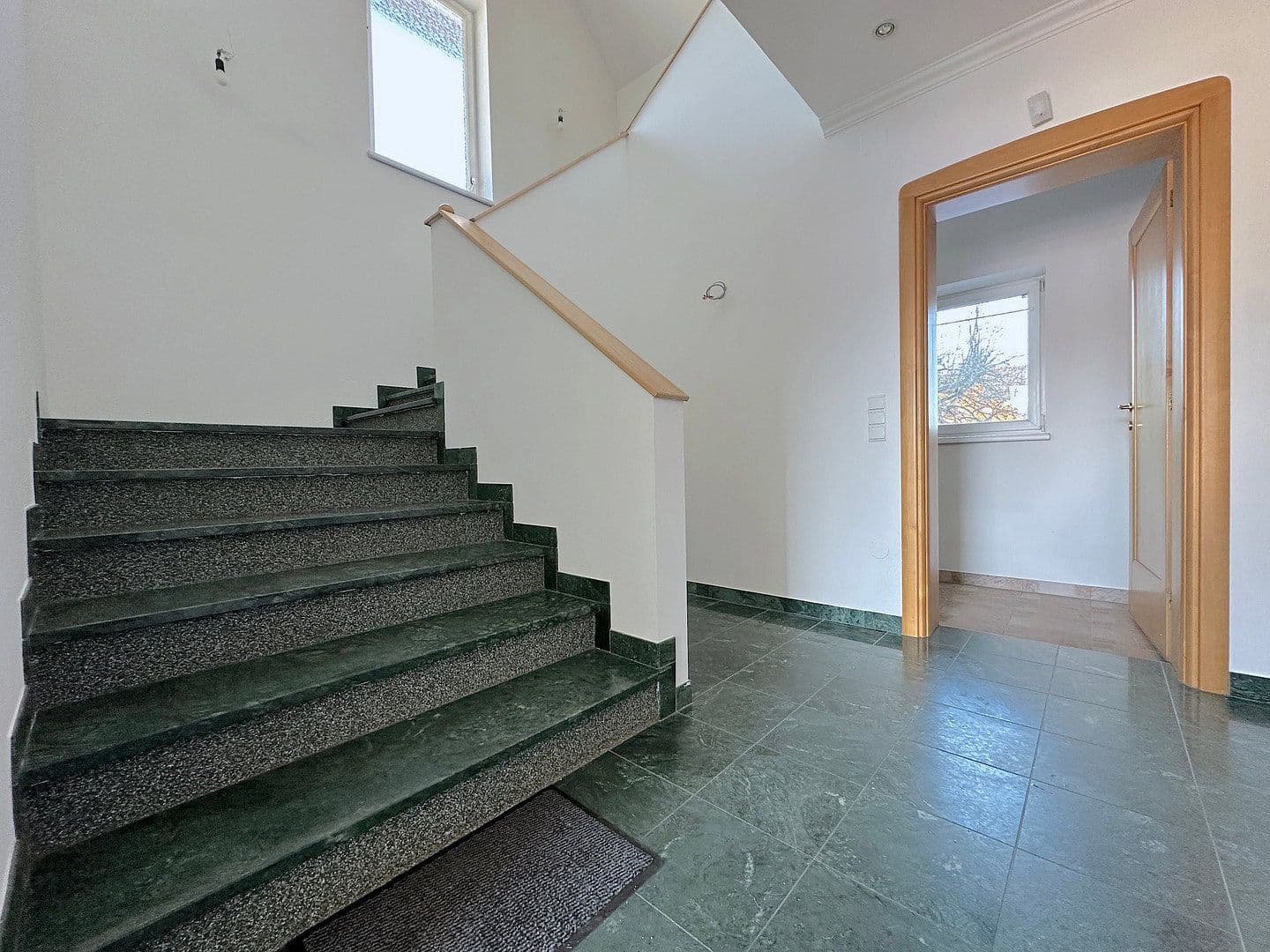 Prodej domu 314 m², pozemek 3.945 m², Lannach, Štýrsko Prodej domu 314 m², pozemek 3.945 m², Lannach, Štýrsko