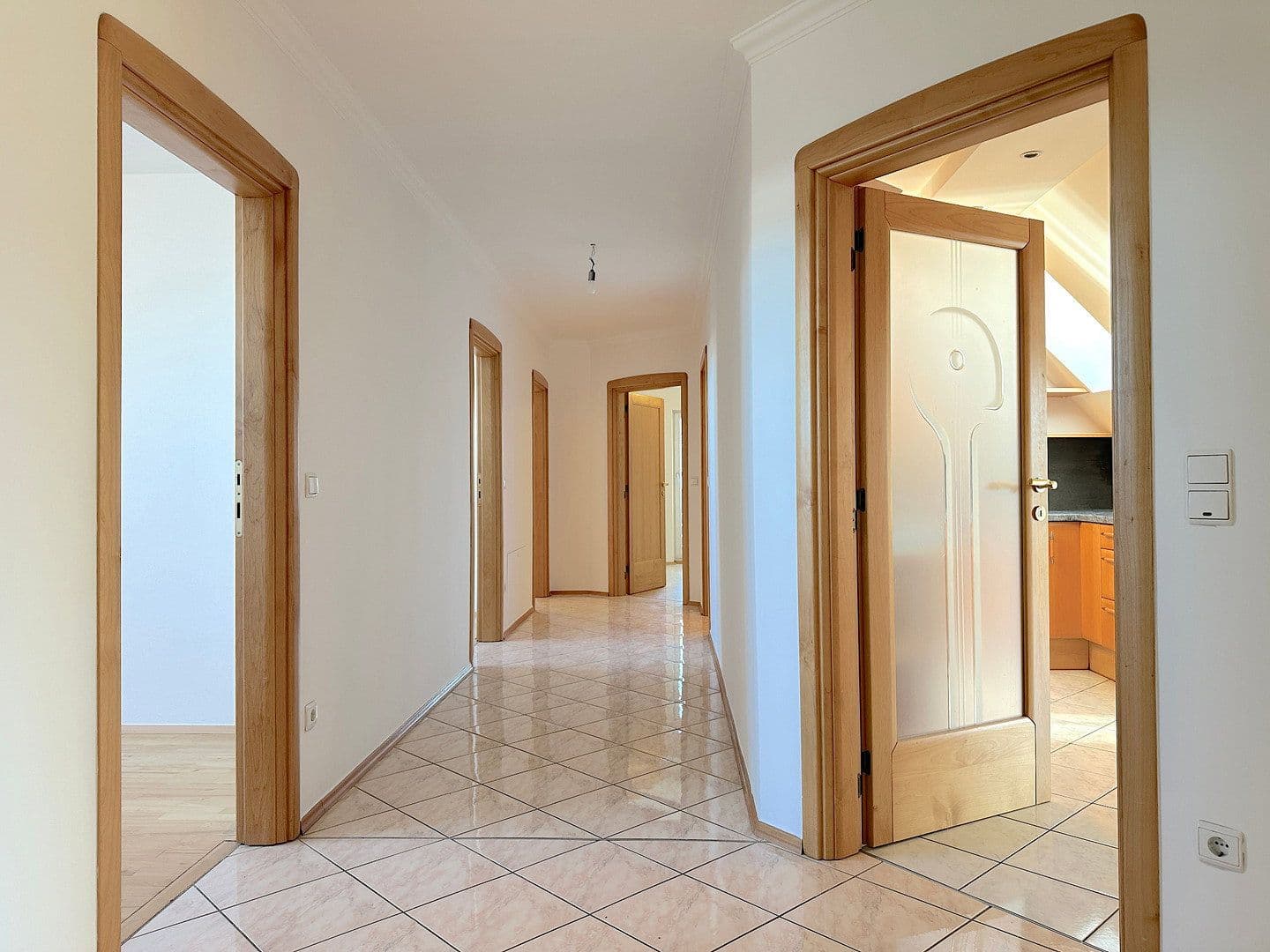 Prodej domu 314 m², pozemek 3.945 m², Lannach, Štýrsko Prodej domu 314 m², pozemek 3.945 m², Lannach, Štýrsko