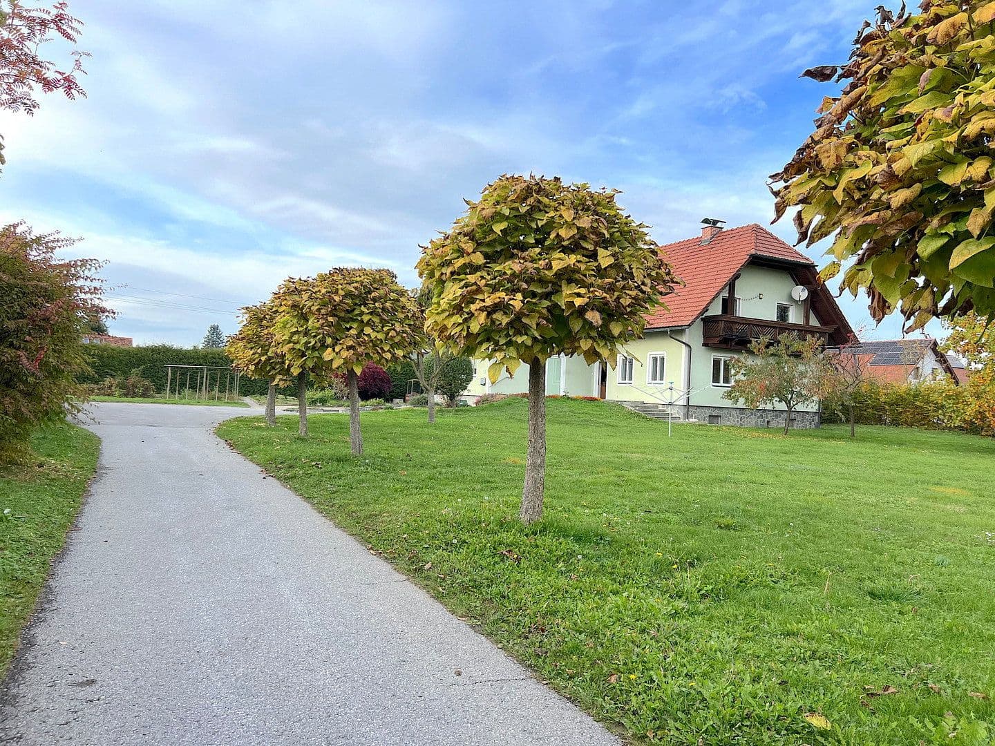 Prodej domu 314 m², pozemek 3.945 m², Lannach, Štýrsko Prodej domu 314 m², pozemek 3.945 m², Lannach, Štýrsko