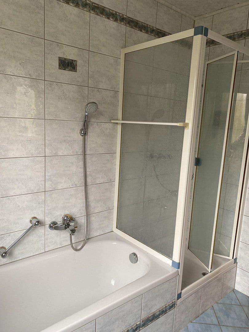 Prodej domu 216 m², pozemek 919 m², Pettendorf, Bavorsko Prodej domu 216 m², pozemek 919 m², Pettendorf, Bavorsko