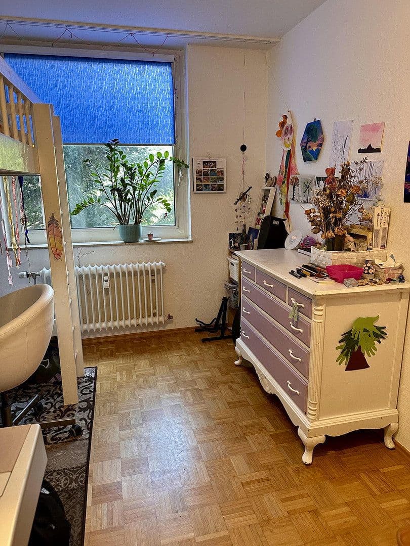 Pronájem bytu 4+1 105 m², Nesselrodestr. 18 b, Köln, Severní Porýní-Vestfálsko Pronájem bytu 4+1 105 m², Nesselrodestr. 18 b, Köln, Severní Porýní-Vestfálsko