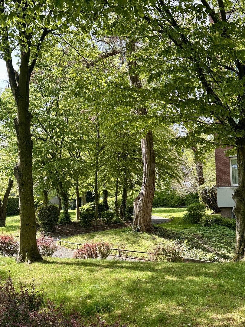 Pronájem bytu 4+1 105 m², Nesselrodestr. 18 b, Köln, Severní Porýní-Vestfálsko Pronájem bytu 4+1 105 m², Nesselrodestr. 18 b, Köln, Severní Porýní-Vestfálsko