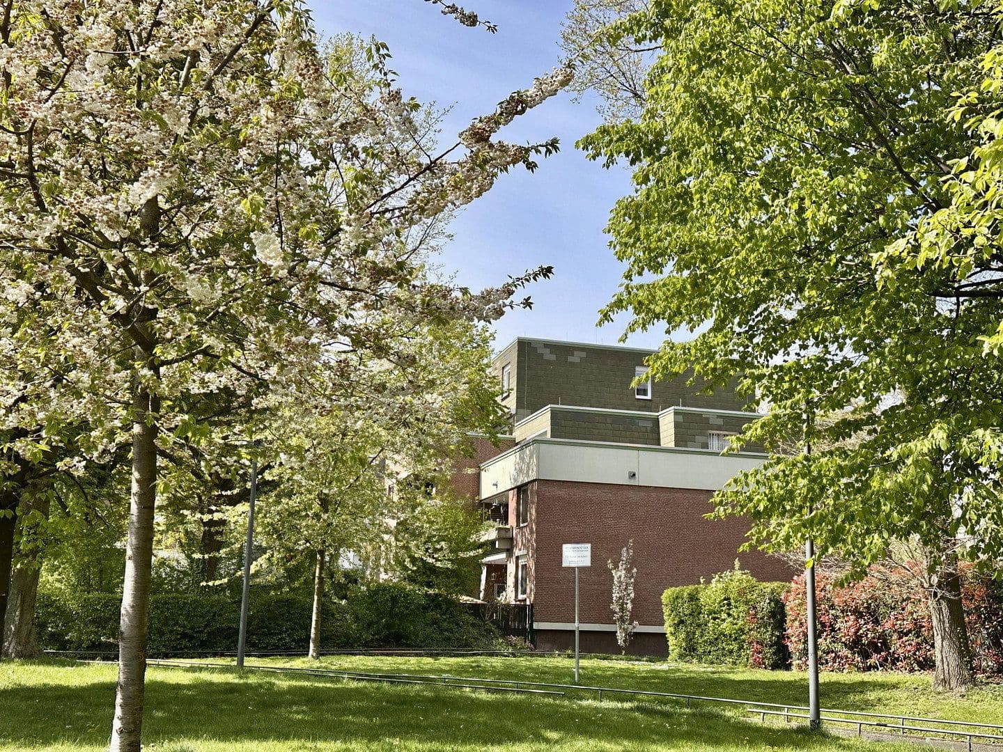 Pronájem bytu 4+1 105 m², Nesselrodestr. 18 b, Köln, Severní Porýní-Vestfálsko Pronájem bytu 4+1 105 m², Nesselrodestr. 18 b, Köln, Severní Porýní-Vestfálsko