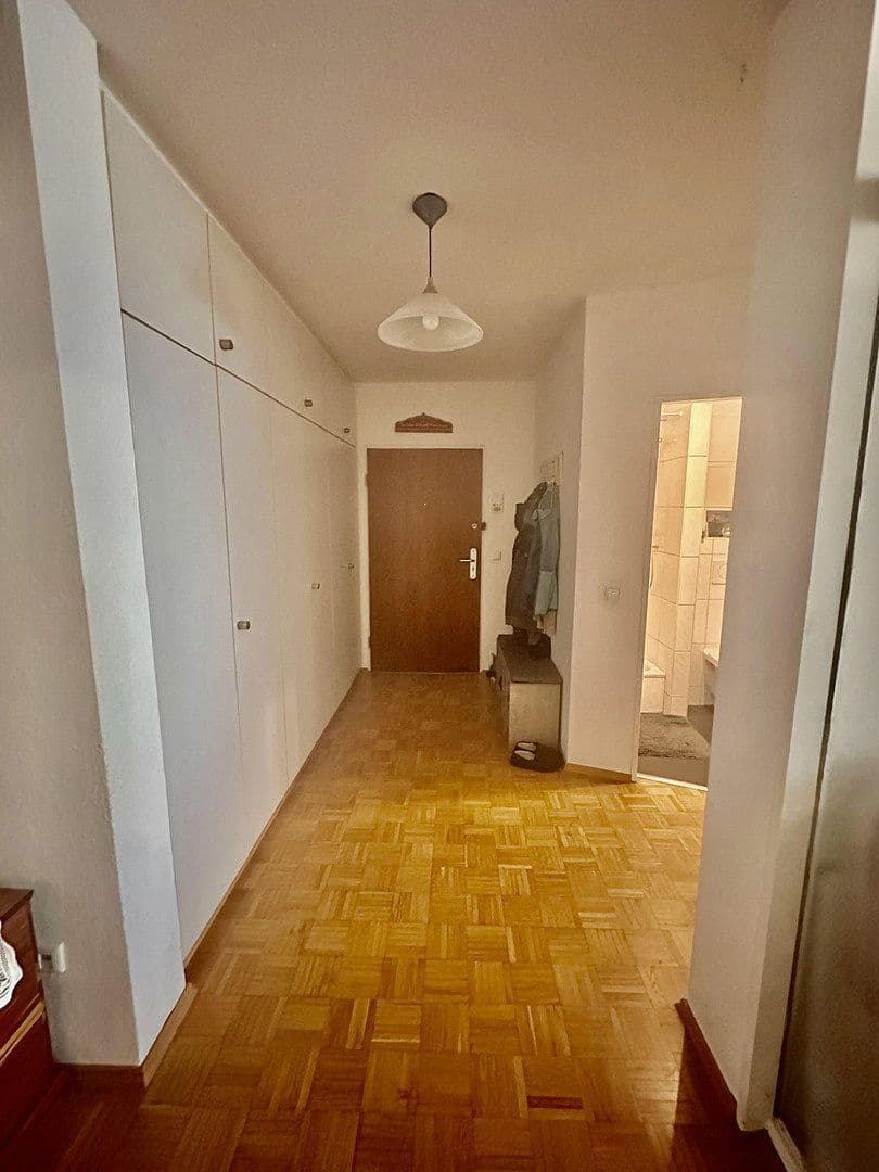 Pronájem bytu 4+1 105 m², Nesselrodestr. 18 b, Köln, Severní Porýní-Vestfálsko Pronájem bytu 4+1 105 m², Nesselrodestr. 18 b, Köln, Severní Porýní-Vestfálsko