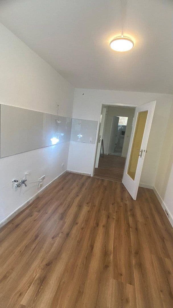 Pronájem bytu 2+1 78 m², Düsseldorf, Severní Porýní-Vestfálsko Pronájem bytu 2+1 78 m², Düsseldorf, Severní Porýní-Vestfálsko