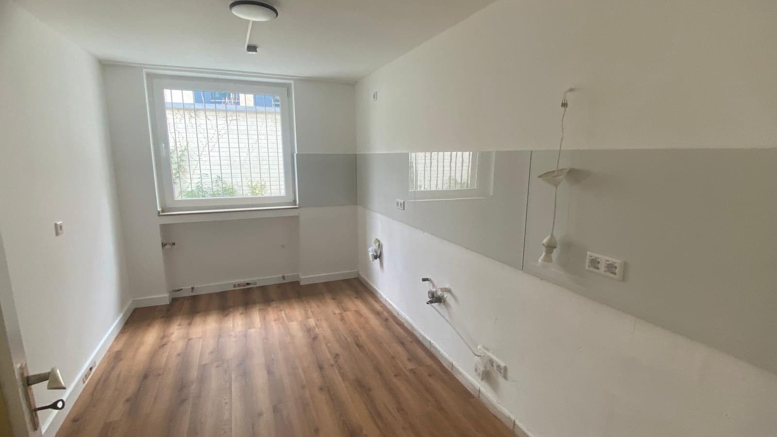 Pronájem bytu 2+1 78 m², Düsseldorf, Severní Porýní-Vestfálsko Pronájem bytu 2+1 78 m², Düsseldorf, Severní Porýní-Vestfálsko