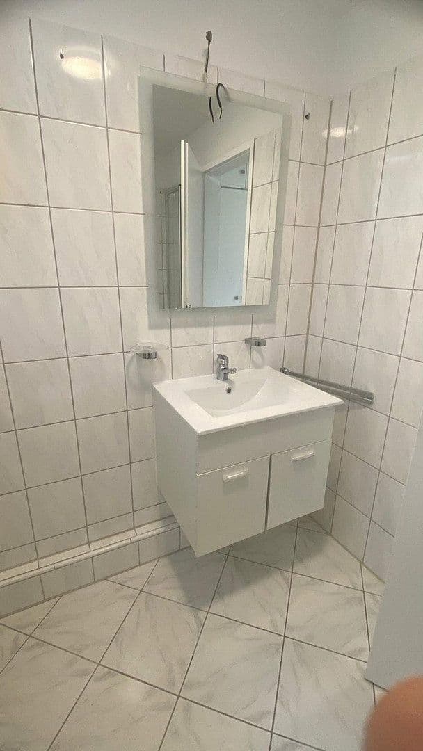 Pronájem bytu 2+1 78 m², Düsseldorf, Severní Porýní-Vestfálsko Pronájem bytu 2+1 78 m², Düsseldorf, Severní Porýní-Vestfálsko