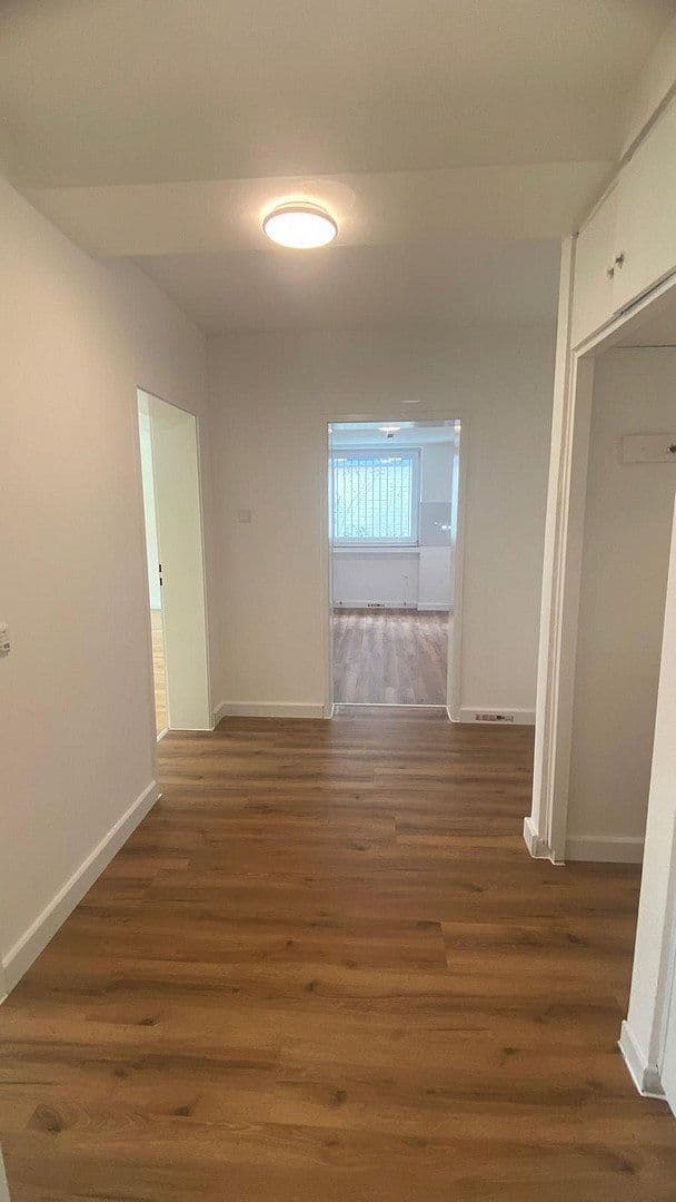 Pronájem bytu 2+1 78 m², Düsseldorf, Severní Porýní-Vestfálsko Pronájem bytu 2+1 78 m², Düsseldorf, Severní Porýní-Vestfálsko