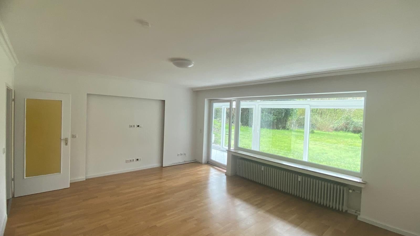 Pronájem bytu 2+1 78 m², Düsseldorf, Severní Porýní-Vestfálsko Pronájem bytu 2+1 78 m², Düsseldorf, Severní Porýní-Vestfálsko