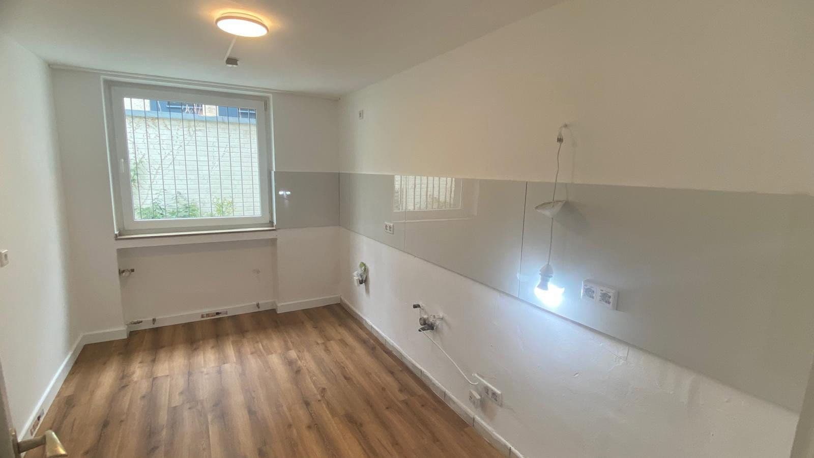 Pronájem bytu 2+1 78 m², Düsseldorf, Severní Porýní-Vestfálsko Pronájem bytu 2+1 78 m², Düsseldorf, Severní Porýní-Vestfálsko