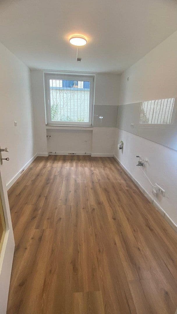 Pronájem bytu 2+1 78 m², Düsseldorf, Severní Porýní-Vestfálsko Pronájem bytu 2+1 78 m², Düsseldorf, Severní Porýní-Vestfálsko